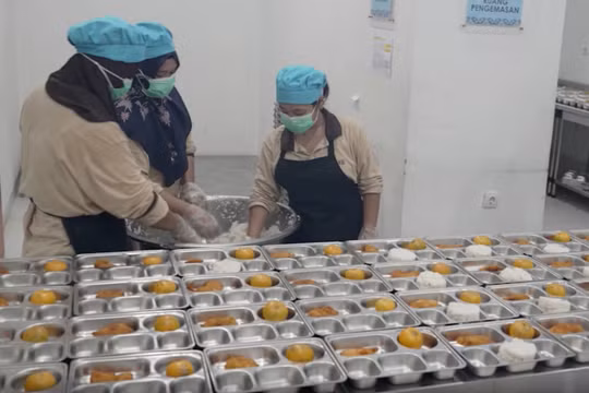 Hơn 1.700 người Indonesia ngộ độc sau bữa ăn miễn phí