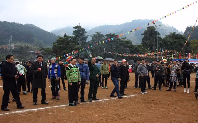 dac sac le hoi gau tao cua nguoi mong o tram tau hinh 5