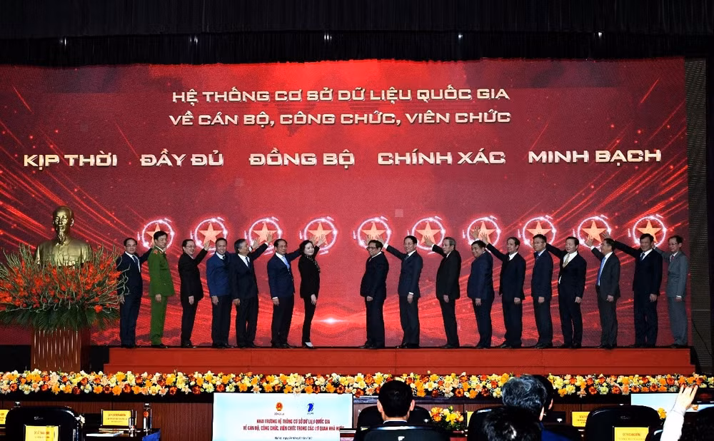 chinh thuc khai truong he thong co so du lieu quoc gia ve can bo cong chuc vien chuc hinh 1