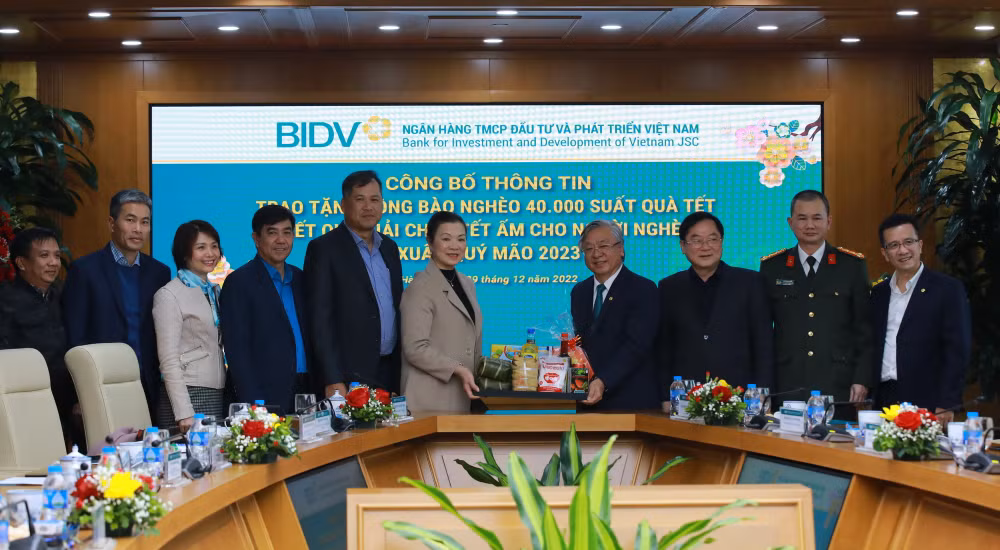 bidv danh 20 ty dong tang qua tet cho nguoi ngheo xuan quy mao 2023 hinh 2