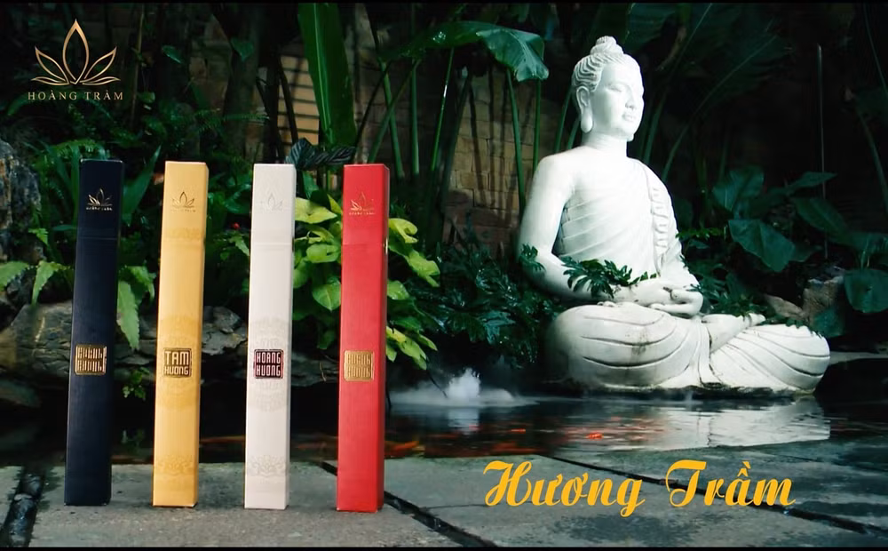 Bộ sản phẩm Hương Trầm mang thương hiệu Hoàng Trầm. Ảnh: Vũ Lân