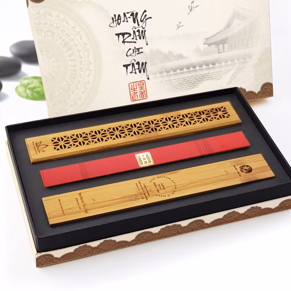 Hộp quà Hồng Tâm Trầm trong bộ sản phẩm quà Tết Hoàng Trầm 2019. Ảnh: Vũ Lân