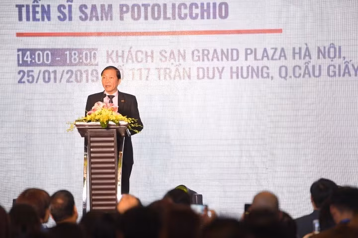 Ông Hoàng Quang Phòng – Phó Chủ tịch Phòng Thương mại và Công nghiệp Việt Nam (VCCI) chia sẻ những chỉ số khởi nghiệp tại chương trình