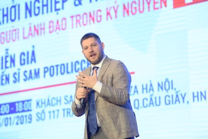 Tiến sĩ Sam Potolicchio gửi thông điệp đến những bạn trẻ muốn trở thành một nhà lãnh đạo tương lai, con người phải vượt qua những giới hạn của bản năng tự nhiên mà não bộ hạn chế chúng ta.