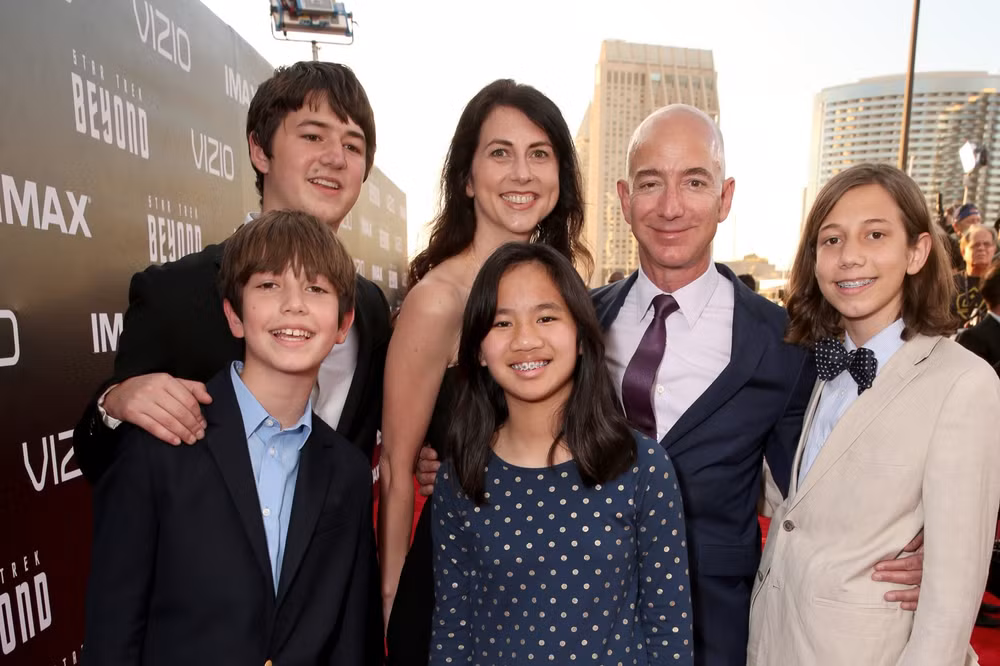 170914-jeff-bezos-day-children