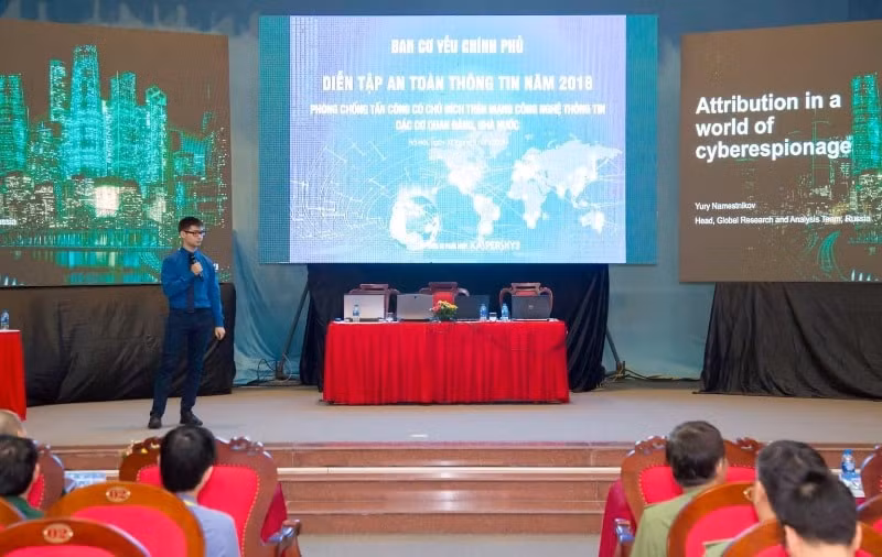 Nhà nghiên cứu bảo mật Yury Namestnikov tại buổi Diễn tập An toàn Thông tin. Ảnh: Kaspersky Lab