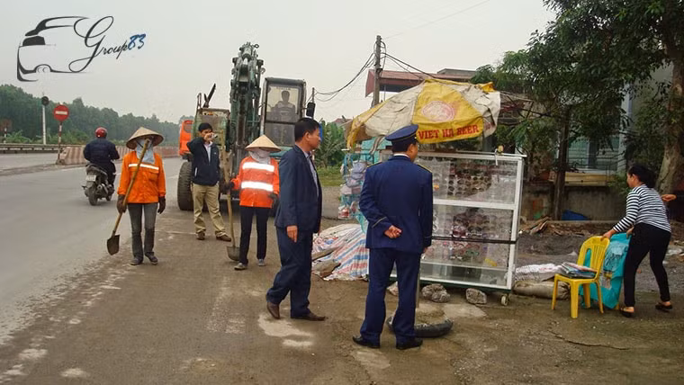 Xử lý vi phạm kết cấu hạ tầng và hành lang đường bộ trên các tuyến quốc lộ. Ảnh: internet