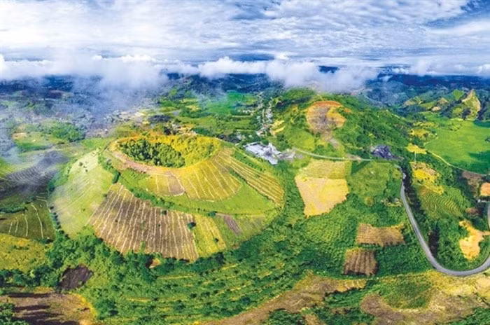 tham dinh so bo 3 tuyen du lich cong vien dia chat toan cau unesco dak nong hinh 2
