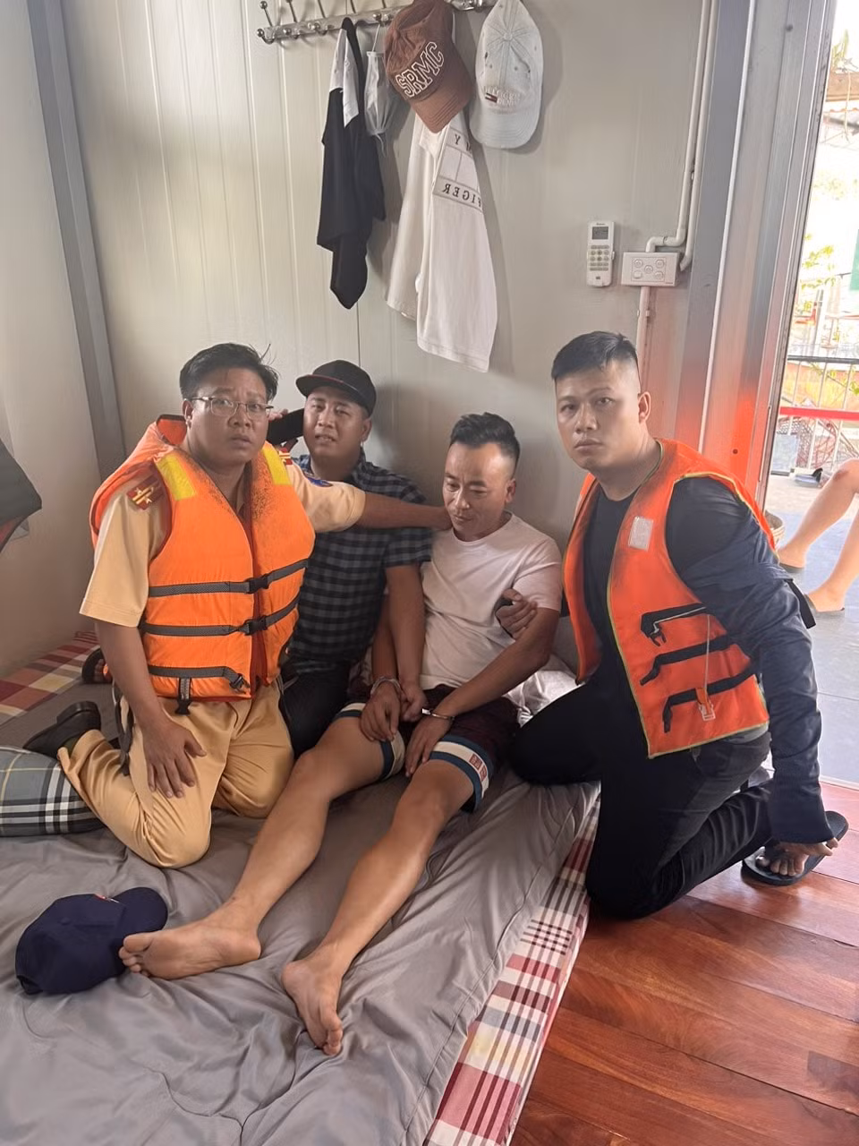 bat giu doi tuong truy na sau 7 nam lan tron hinh 1