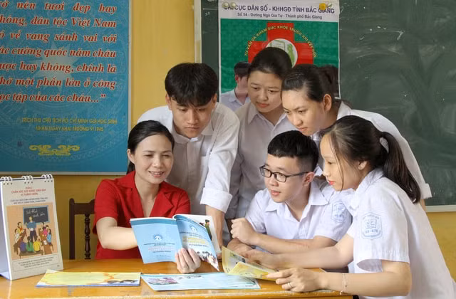 phat dong giai bao chi ve cong tac dan so theo hinh thuc truc tuyen hinh 1
