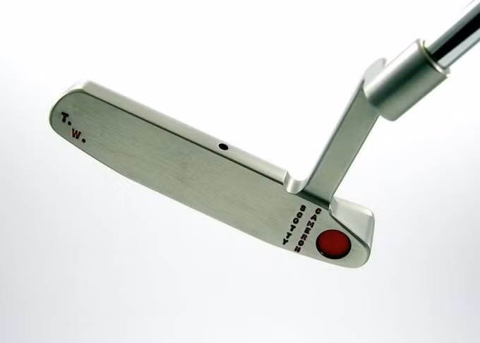 chiec gay gat du phong cua tiger woods dat hon xe ferrari hinh 1