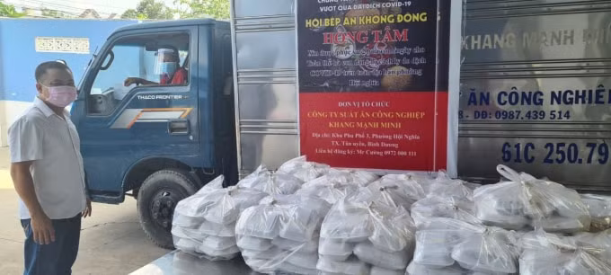 bep an tu thien tai binh duong 20 nguoi lam moi ngay cung cap 6000 suat an mien phi hinh 1