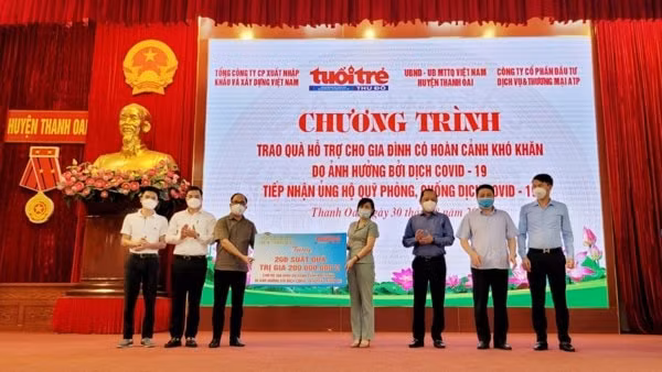 bao tuoi tre thu do trao 200 suat qua toi cac gia dinh kho khan o huyen thanh oai hinh 1