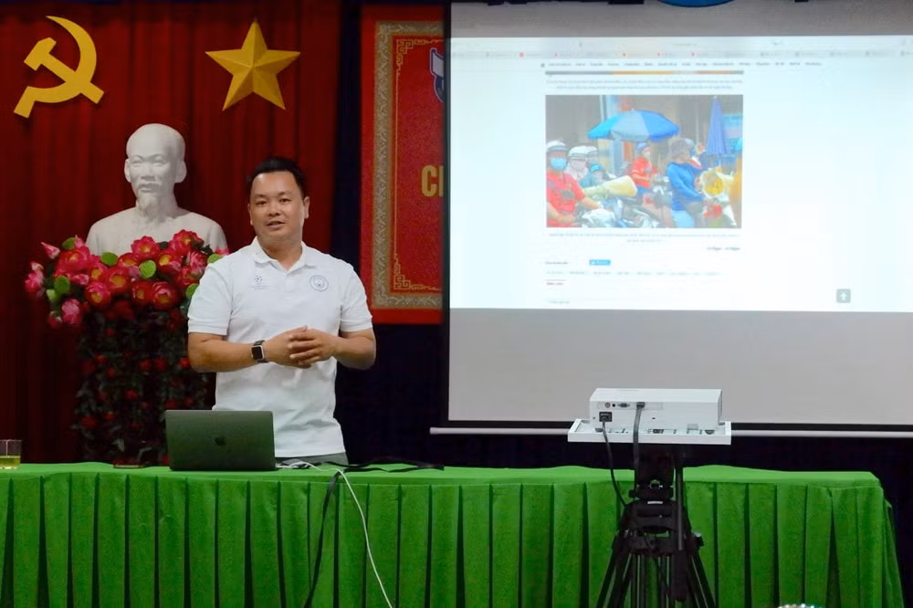 long an to chuc tap huan anh bao chi cho phong vien hinh 1