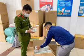 Thu giữ hơn 300.000 gói thực phẩm chức năng giảm cân không rõ nguồn gốc