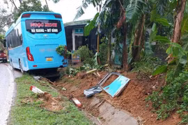 Hà Giang: Liên tiếp 2 vụ tai nạn trên quốc lộ 2, 7 người may mắn thoát chết