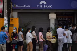 Đảo chính ở Myanmar: Kẻ khóc, người cười