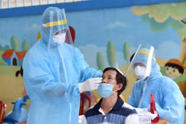 TP.HCM: Một gia đình 3 người ở quận 1 dương tính Covid-19