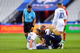 Karim Benzema dính chấn thương trong trận thắng của đội tuyển Pháp