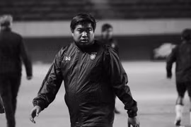 Thành viên ban huấn luyện Myanmar qua đời khi dự vòng loại World Cup