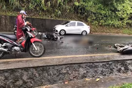 Hòa Bình: 2 xe máy đấu đầu, 2 người thương vong