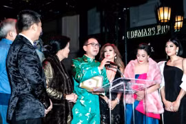 Đạo diễn "Phượng Khấu" ẵm giải thưởng lớn tại Liên hoan Phim Thế giới châu Á