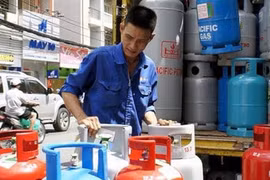 Giá gas tăng tháng thứ ba liên tiếp, mức tăng 50.500 đồng/bình 12 kg