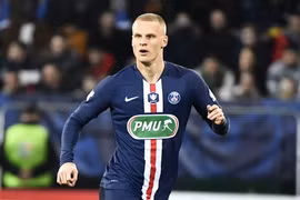 Hậu vệ Mitchel Bakker của PSG nổi loạn vì mất suất đá chính