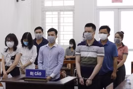 Phạt tù 8 bị cáo trong vụ án tổ chức, môi giới cho người trốn đi Hàn Quốc