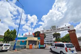 53 nhân viên Bệnh viện Bệnh Nhiệt đới TP Hồ Chí Minh dương tính SARS-CoV-2