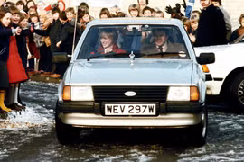 Mẫu xe Ford Escort 1981 của Công nương Diana được đem bán đấu giá