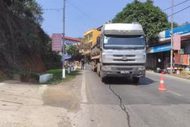 Sơn La: Khởi tố tài xế xe đầu kéo gây tai nạn chết người trên quốc lộ 6