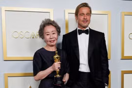 Oscar 2021: Youn Yuh-jung - Nữ diễn viên Hàn Quốc đầu tiên giành được tượng vàng Oscar