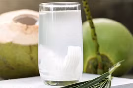 Thực hư tác dụng của nước dừa trong chăm sóc bệnh nhân Covid-19