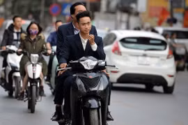 Du xuân "quên" đội mũ bảo hiểm sẽ bị xử phạt từ 200.000 - 300.000 đồng