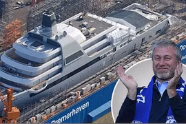 Siêu du thuyền 430 triệu bảng của ông chủ Chelsea Roman Abramovich