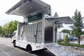Hà Nội: Tiếp nhận xe ô tô chuyên dụng phục vụ tiêm vắc xin Covid-19 lưu động