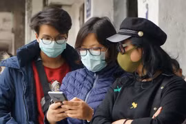 Hà Nội yêu cầu bắt buộc người dân phải đeo khẩu trang khi đi ra ngoài