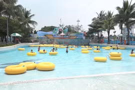 Các điểm vui chơi tại Hà Nội vắng vẻ do ảnh hưởng của dịch COVID-19