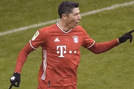 Ngôi sao Lewandowski lại phá kỷ lục ở Bundesliga