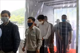 Bộ Y tế đề nghị không phun hóa chất diệt khuẩn trực tiếp vào người