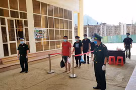 Cao Bằng: Bàn giao 4 người Trung Quốc nhập cảnh trái phép vào Việt Nam