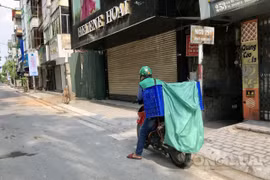 Hà Nội: Nhân viên giao hàng, shipper sẽ hoạt động vào khung giờ cố định