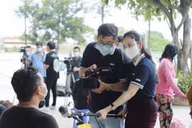 Luôn mặc định mình là người có nguy cơ nhiễm để giữ khoảng cách an toàn nhất cho mọi người