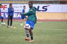 Đồng hương của Didier Drogba gia nhập CLB Nam Định