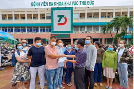 Thêm 100 nhân viên y tế TP. HCM lên đường hỗ trợ tỉnh Sóc Trăng chống dịch Covid-19
