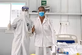 Nhiều bệnh nhân COVID-19 nguy kịch được cứu một cách ngoạn mục