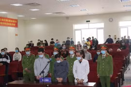 Bản án 26 năm tù cho 5 đối tượng buôn bán, vận chuyển pháo nổ trái phép