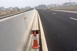 Bắt tạm giữ đối tượng ăn trộm tấm đan trên cao tốc Bắc Giang - Lạng Sơn