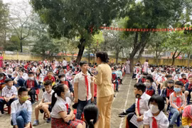 Hà Nội: Tuyên truyền luật an toàn giao thông cho 800 học sinh Trường Tiểu học Thái Thịnh